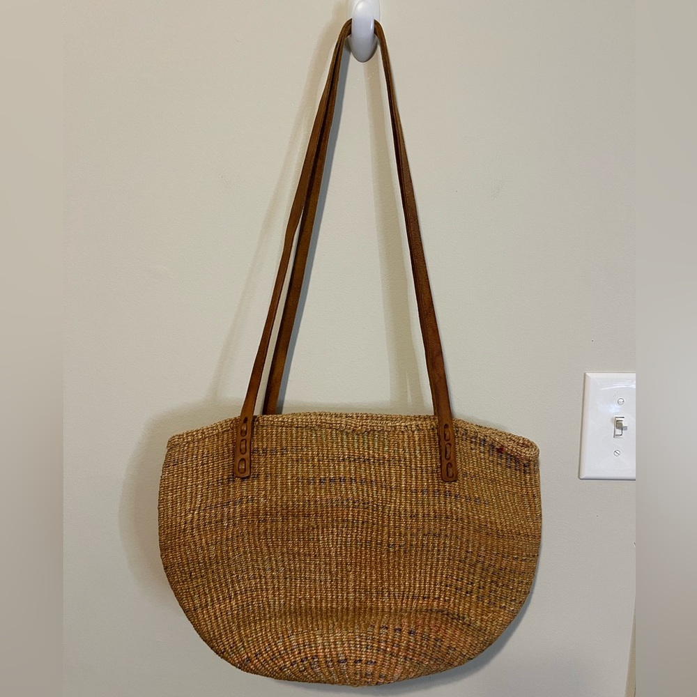 SOLD!❌ - Vintage Handmade Woven Sisal Market Tote Bag with Leather Handles - Picture 1 of 8